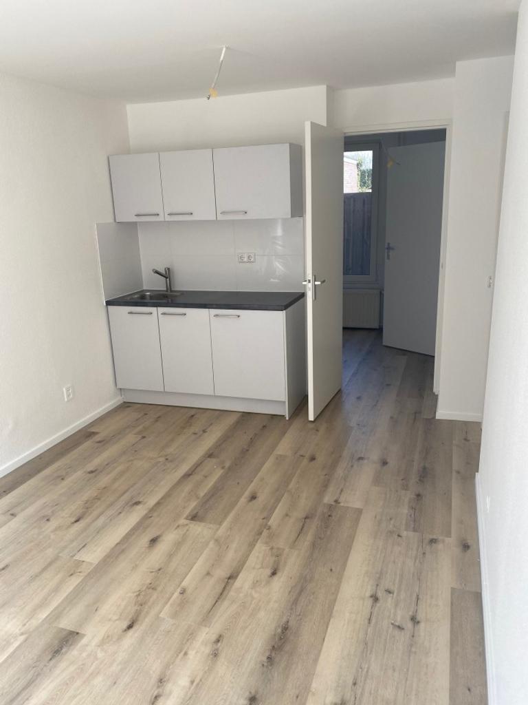 Studio met aparte slaapkamer in Tilburg - Afbeelding 1