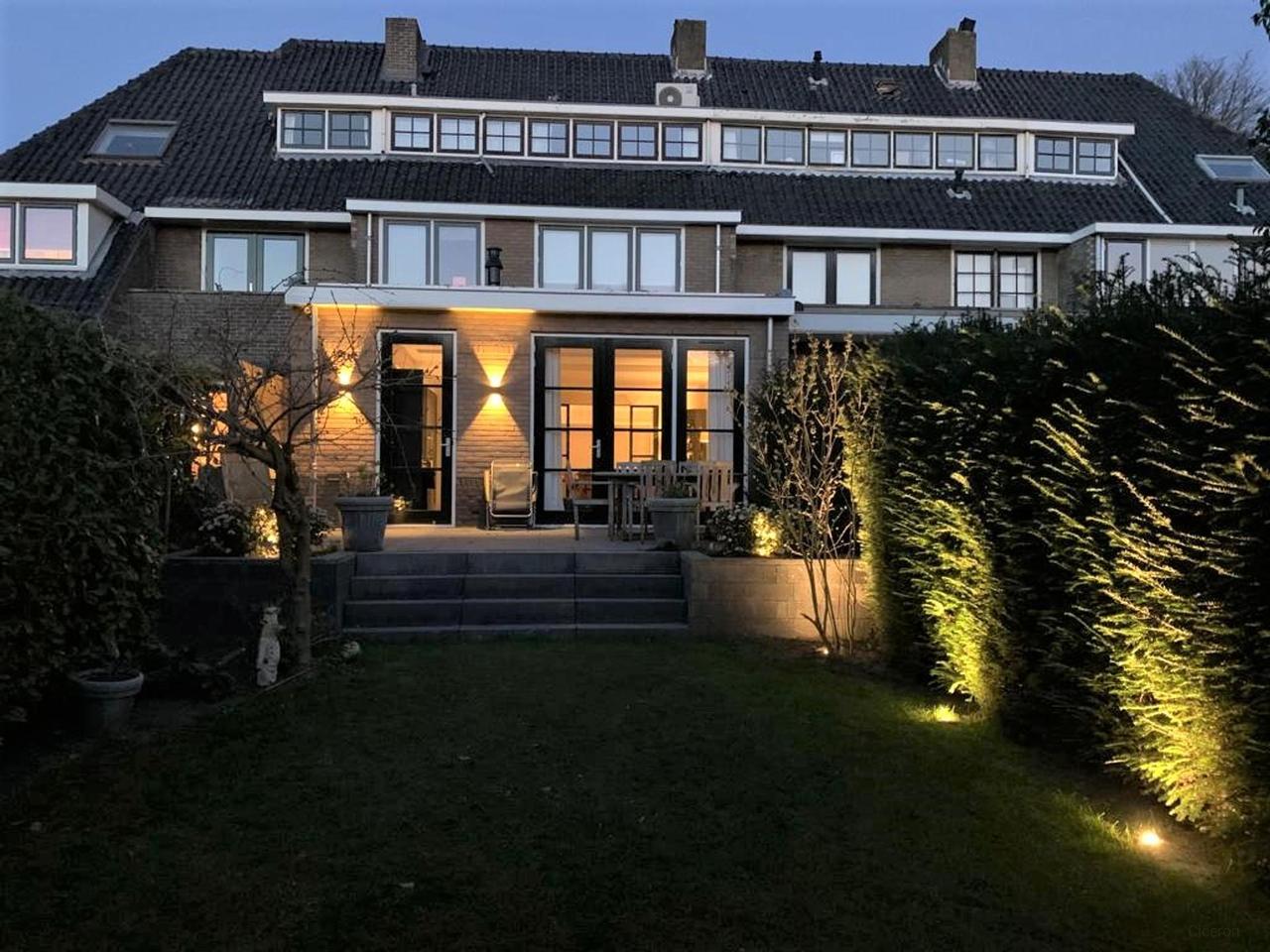1930s House with 5 Bedrooms - Image 2
