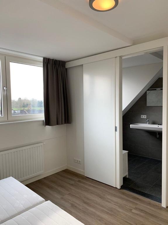 Apartment with garage in Roermond - Image 15