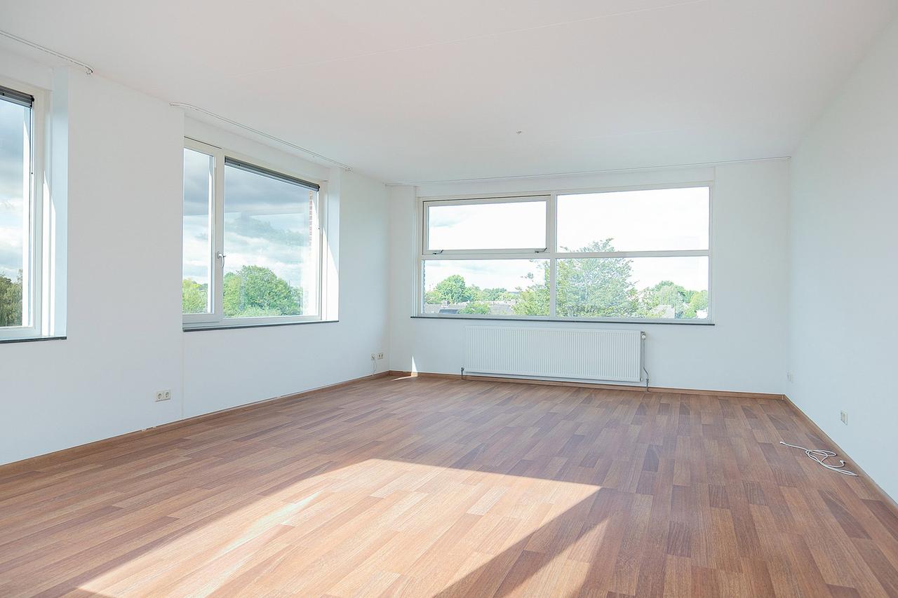 2-bedroom apartment with elevator - Image 10