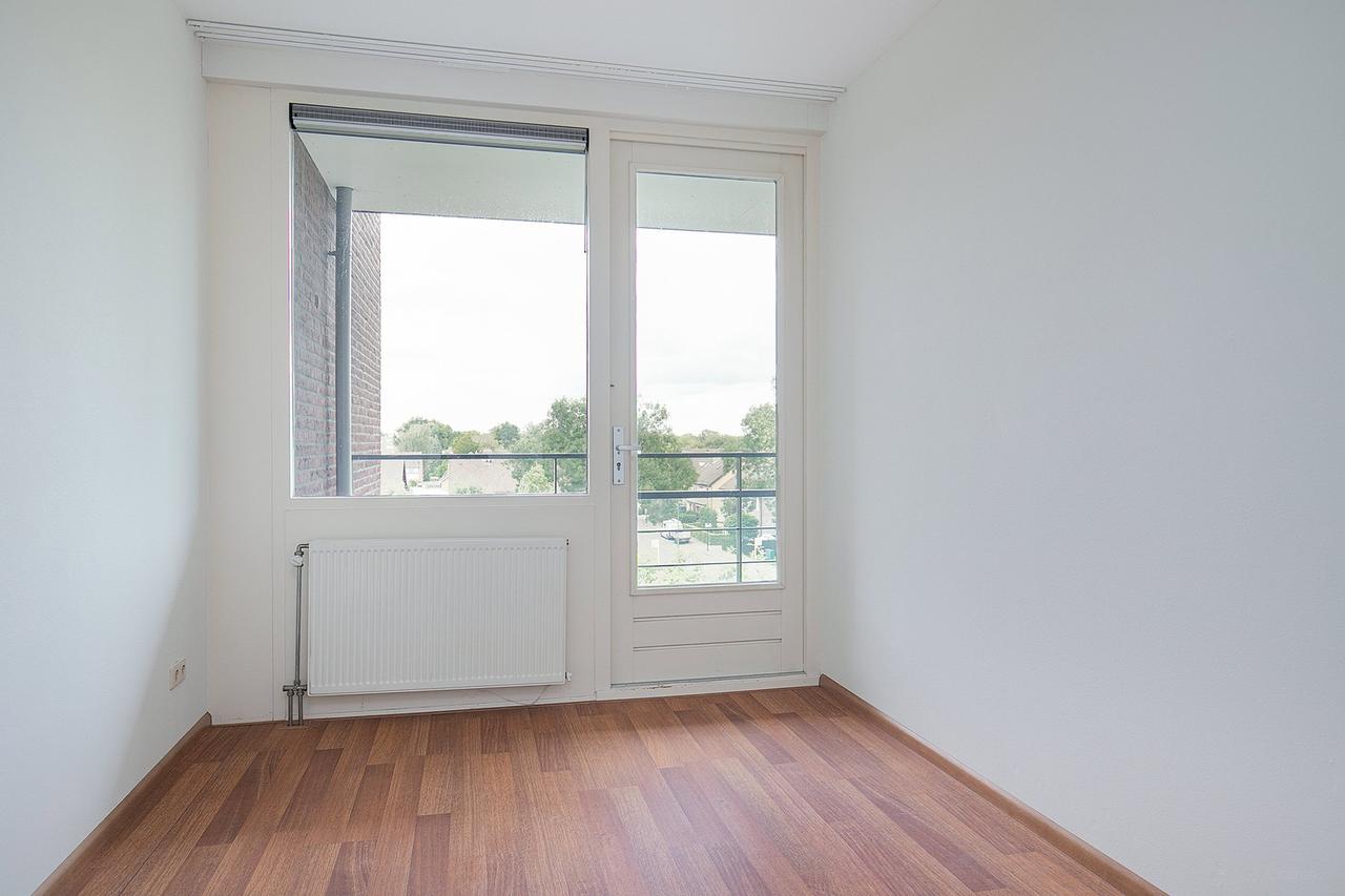 2-bedroom apartment with elevator - Image 13