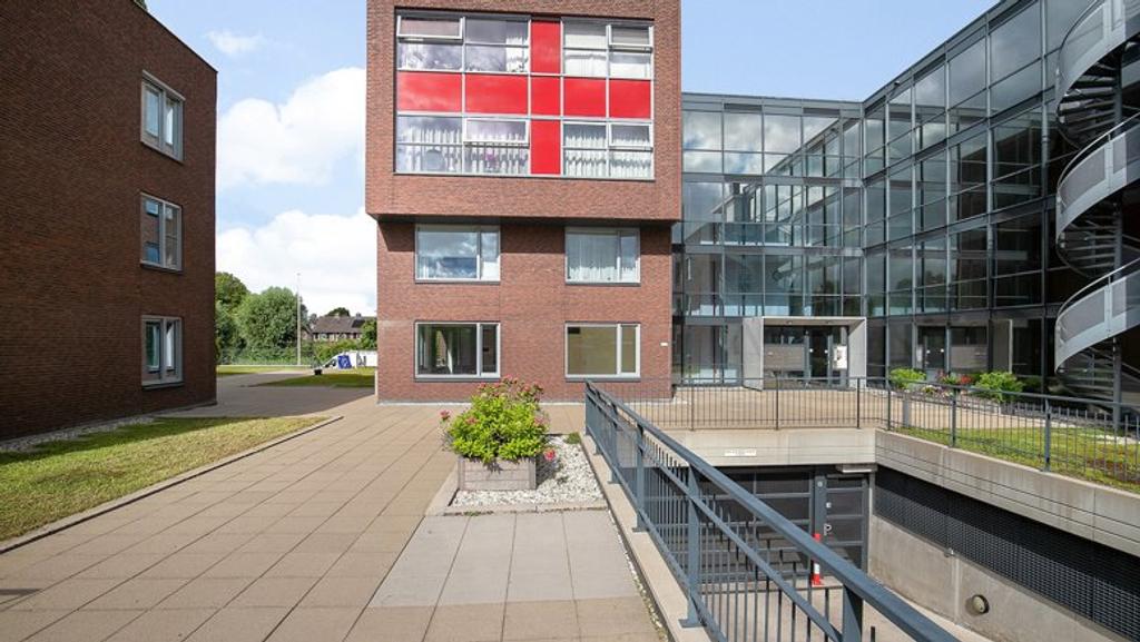 2-bedroom apartment with elevator - Image 1