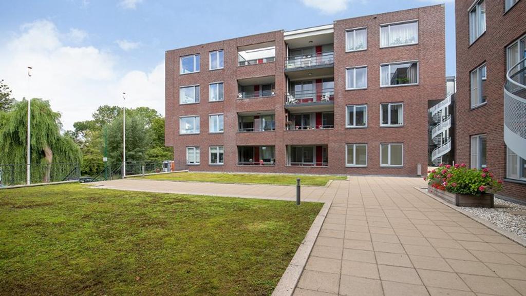 2-bedroom apartment with elevator - Image 3