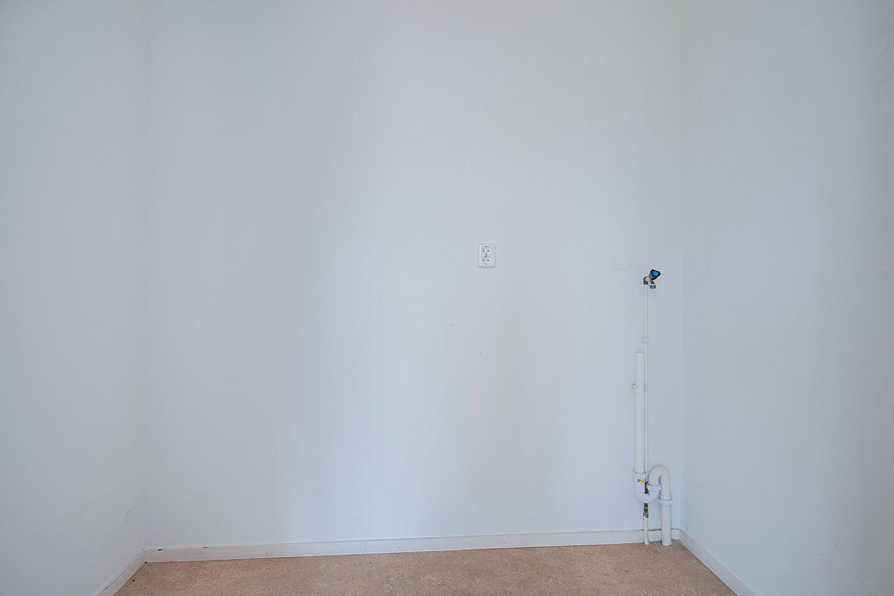2-bedroom apartment with elevator - Image 16