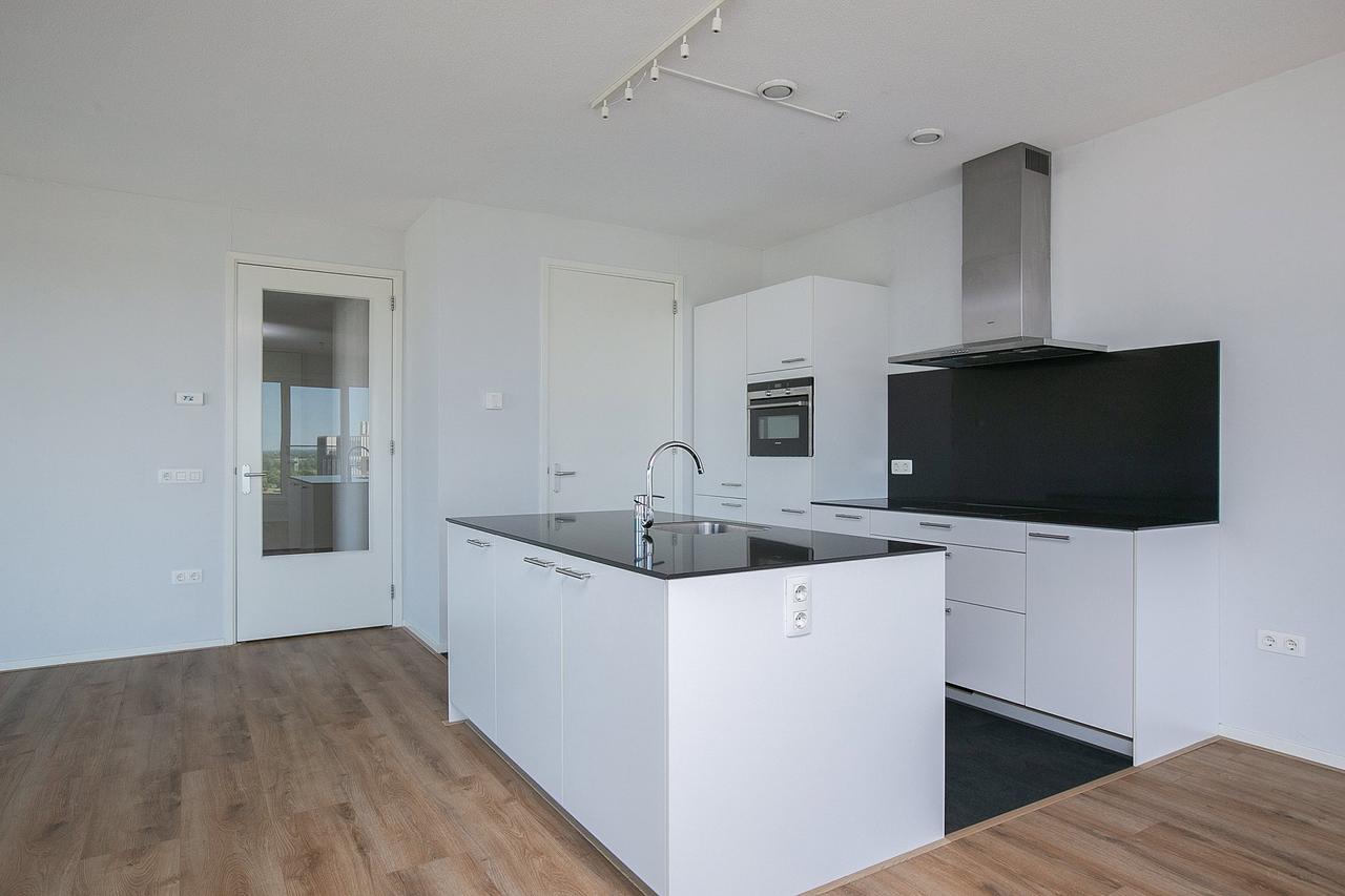 107m² apartment with loggia in the Paleiskwartier - Image 9