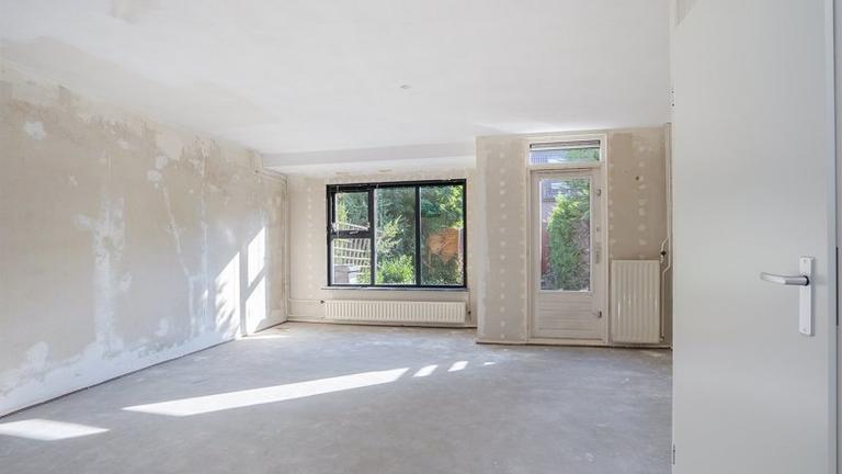 Bright family home with 3 bedrooms and garden in Diemen - Image 4