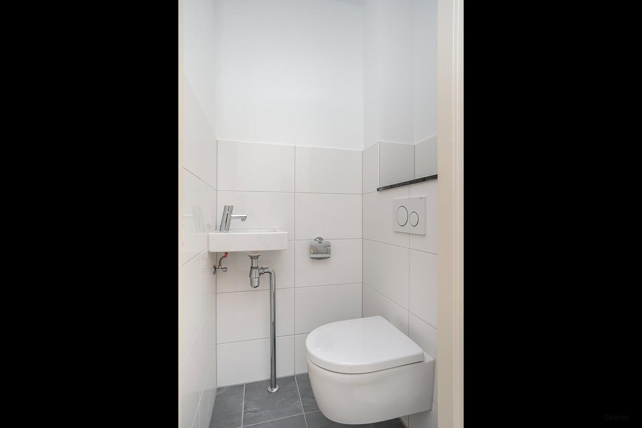 Bright family home with 3 bedrooms and garden in Diemen - Image 10