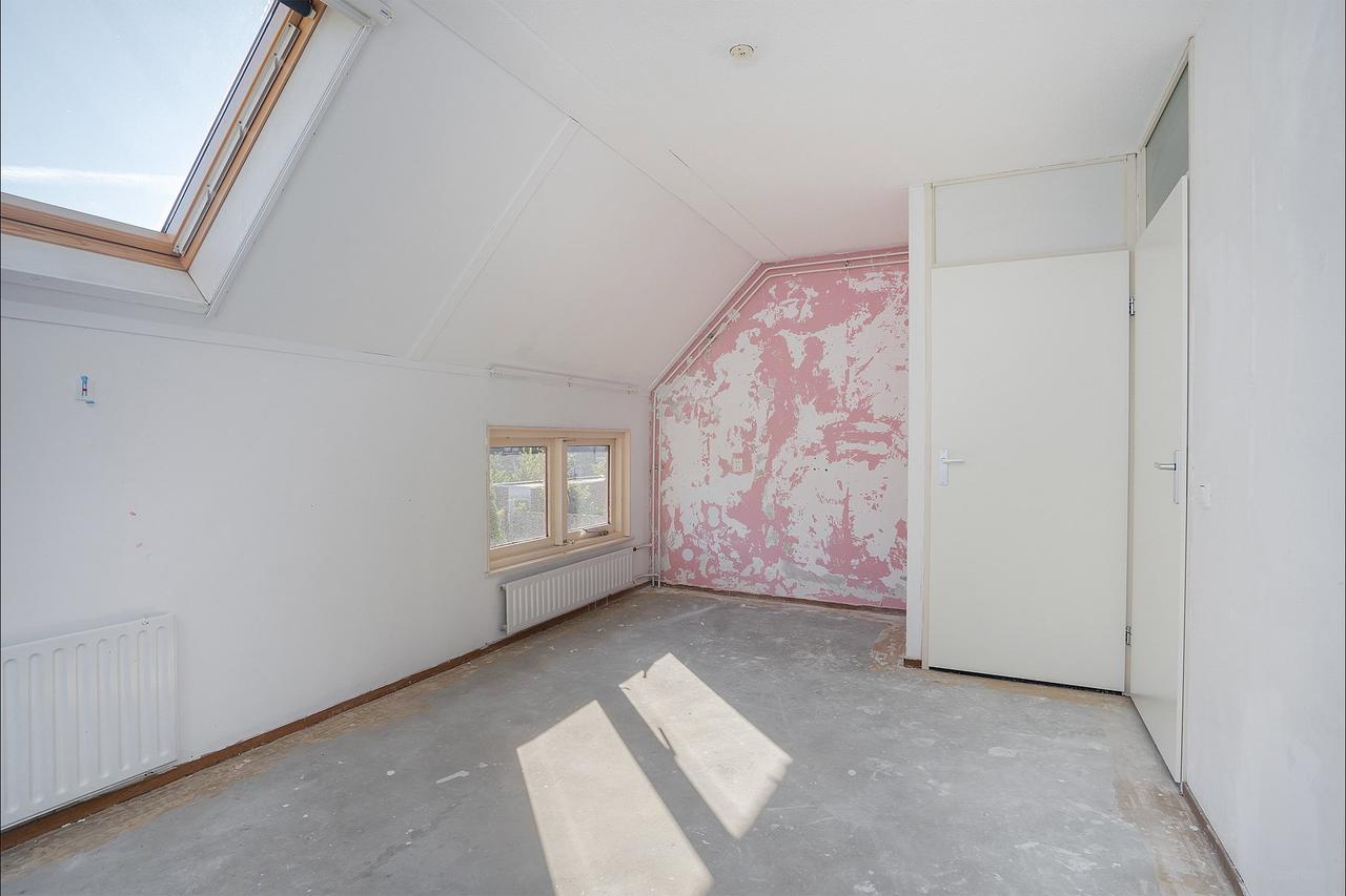Bright family home with 3 bedrooms and garden in Diemen - Image 14
