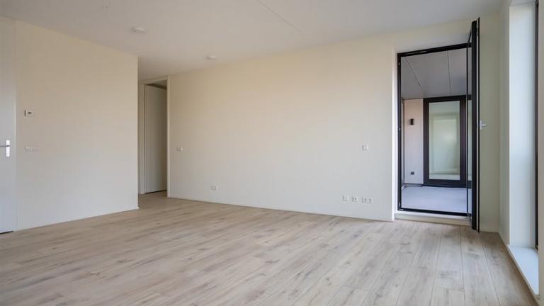 4-room apartment with loggia in Diemen - Image 4