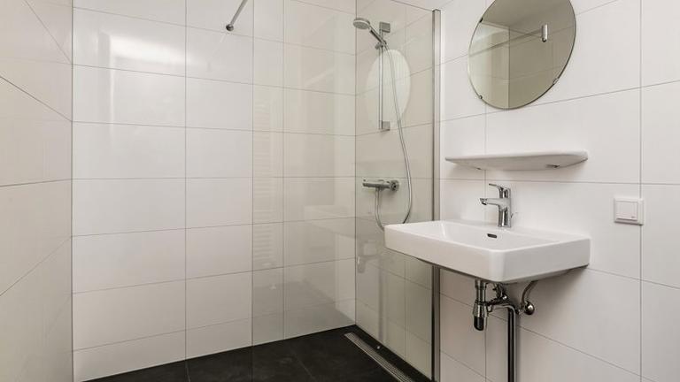 84 m² apartment with loggia - Image 5