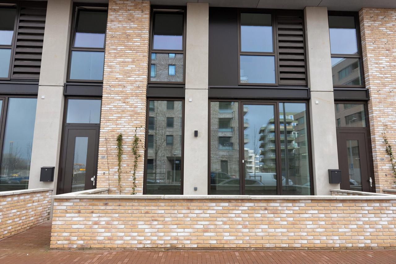 3-bedroom maisonette with balcony - Image 17