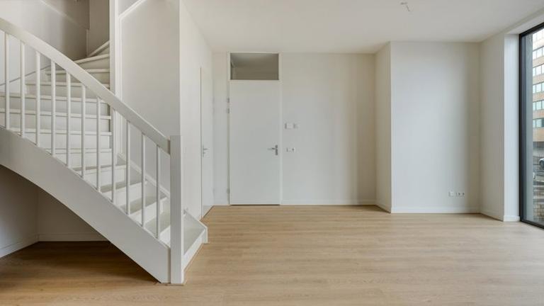 3-bedroom maisonette with balcony - Image 4