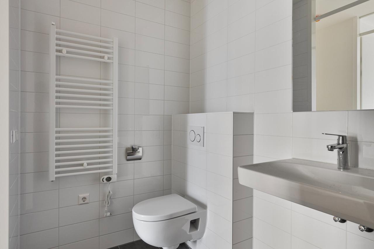 3-bedroom maisonette with balcony - Image 10