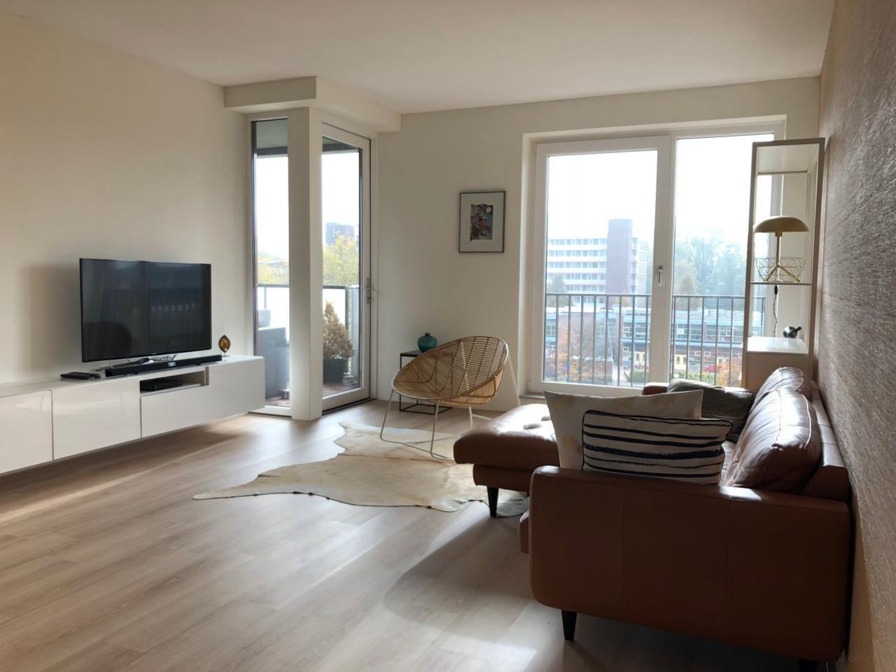 2-bedroom with south-facing balcony - Image 1