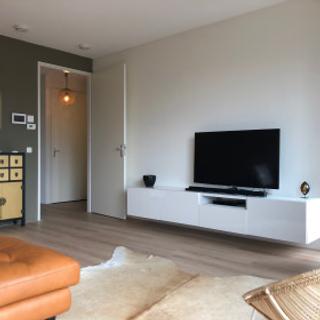 2-bedroom with south-facing balcony - Image 4