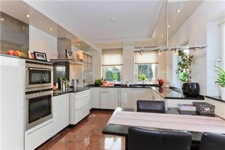 Vrijstaande villa met 4 slaapkamers - Afbeelding 8