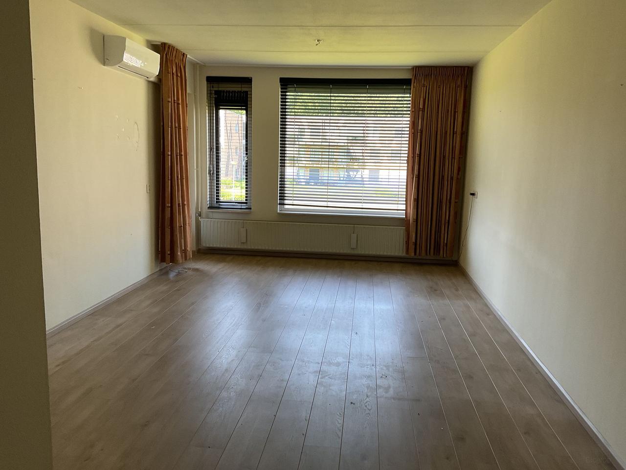Temporary 2-room home, 93 m² - Image 1