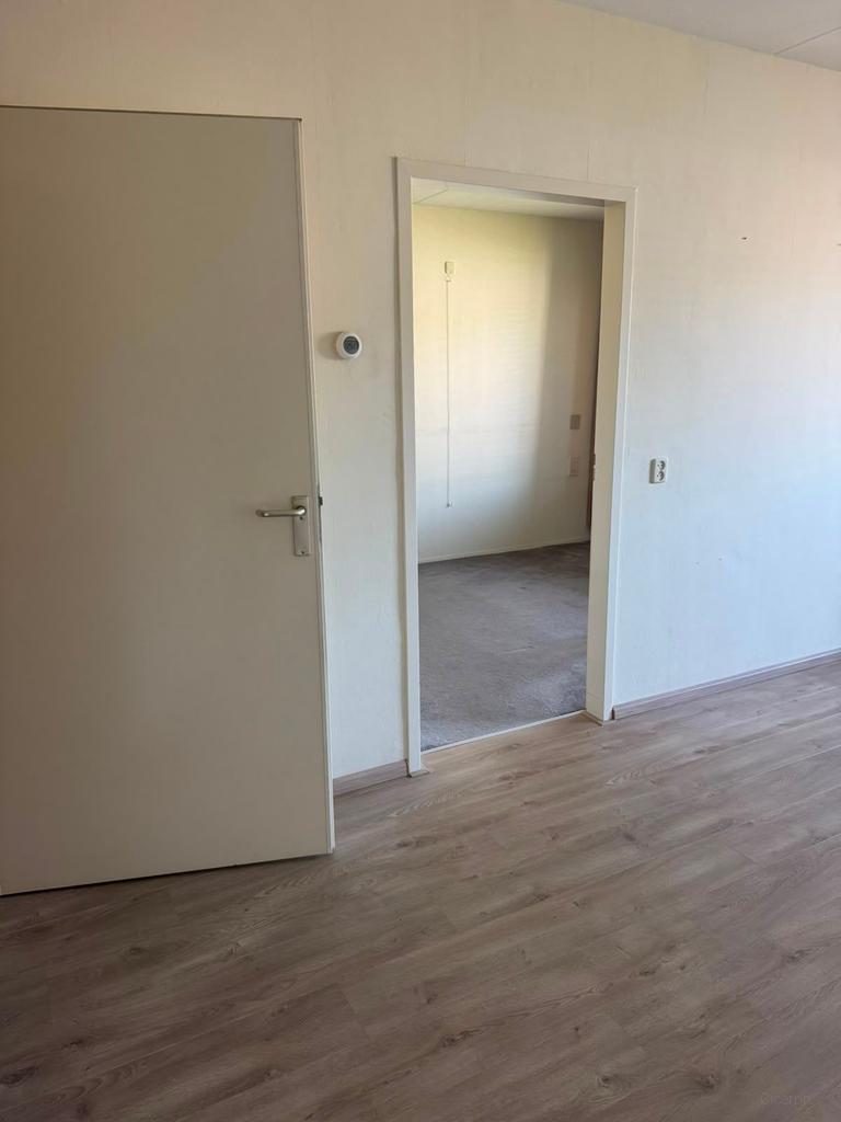 3-kamer appartement met balkon - Afbeelding 1