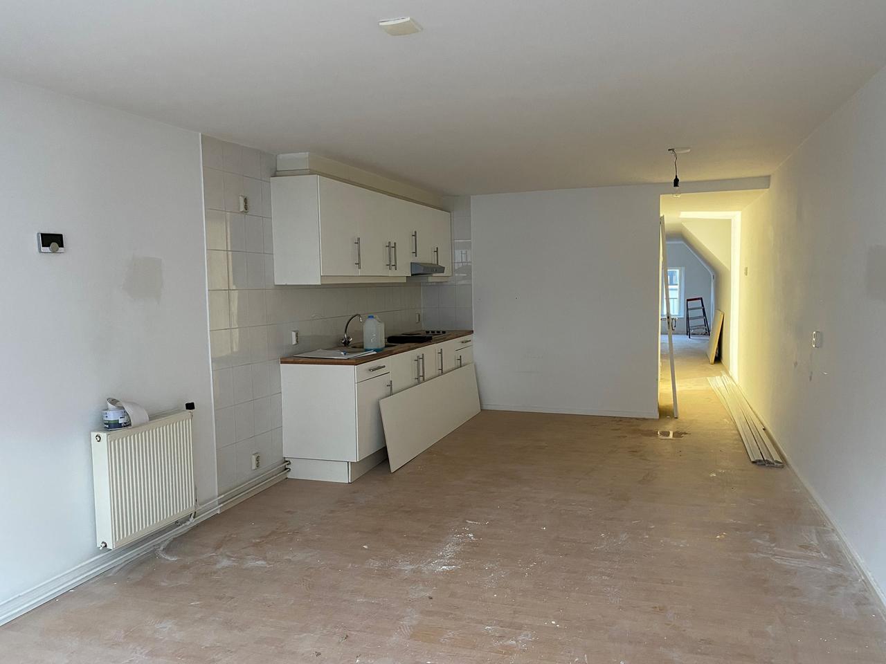 2-bedroom apartment with roof terrace in city center - Image 3