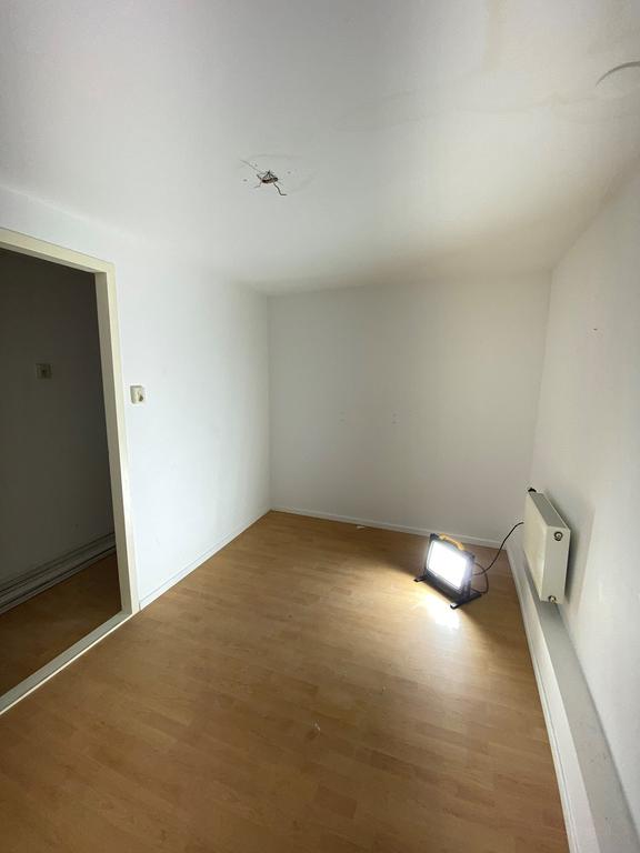 2-bedroom apartment with roof terrace in city center - Image 8