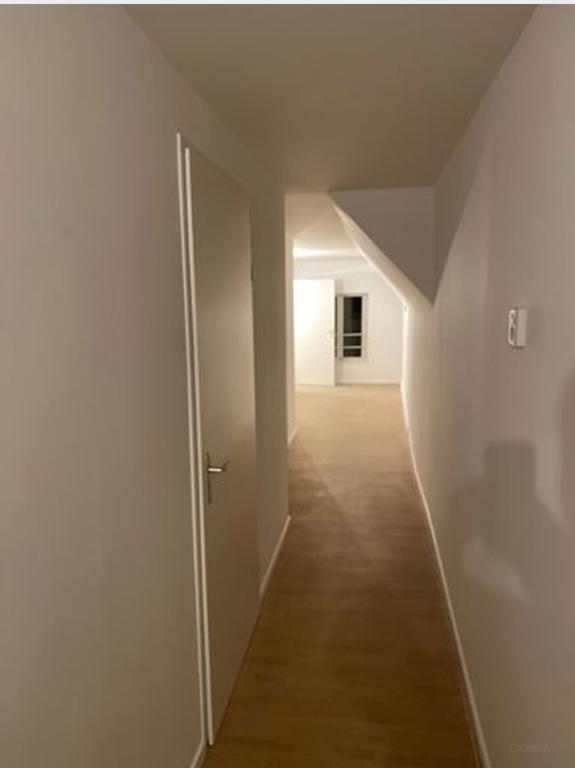 2-bedroom apartment with roof terrace in city center - Image 6