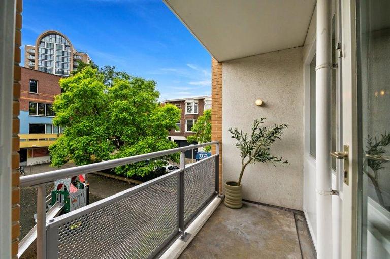 79 m2 with balcony in the heart of The Hague - Image 5