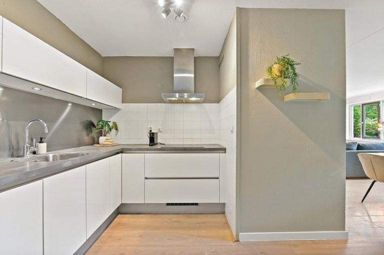79 m2 with balcony in the heart of The Hague - Image 11