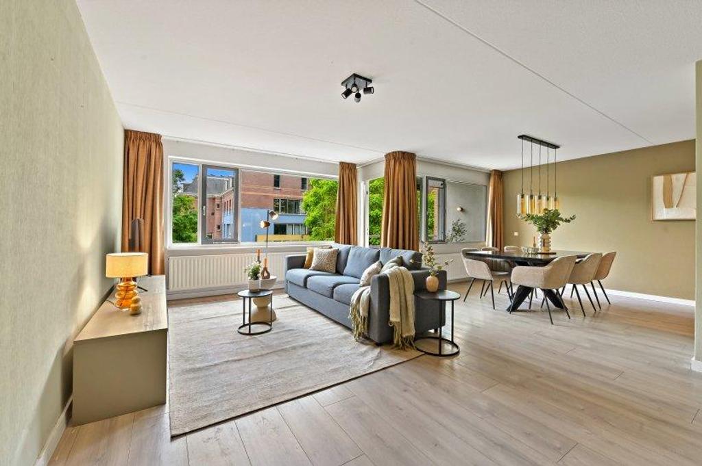 79 m2 with balcony in the heart of The Hague - Image 1