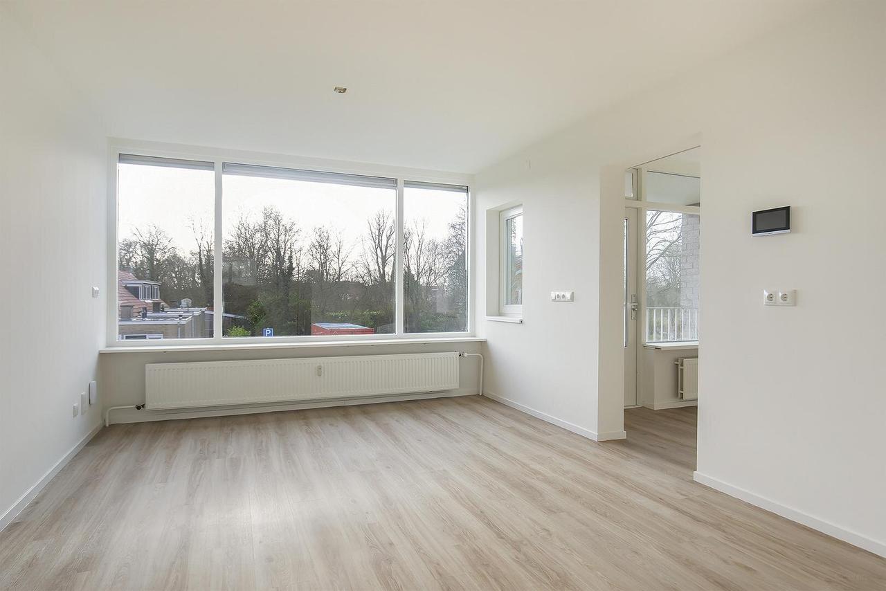 Renovated 55+ apartment with balcony - Image 6