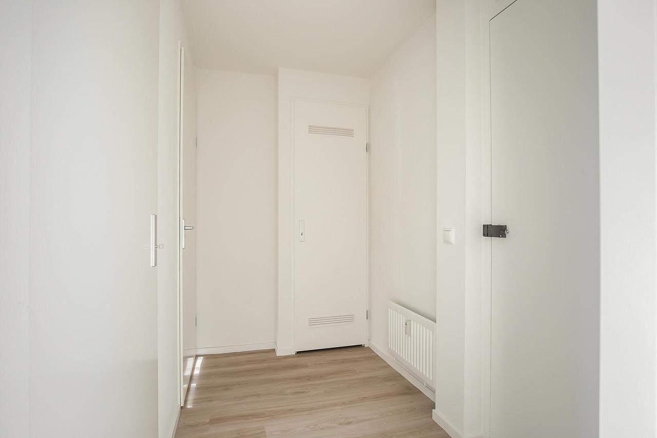 Renovated 55+ apartment with balcony - Image 17