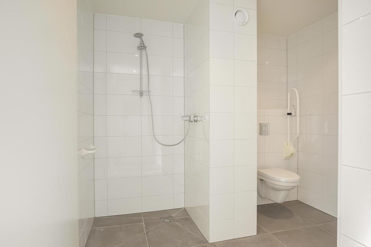 Renovated 55+ apartment with balcony - Image 15