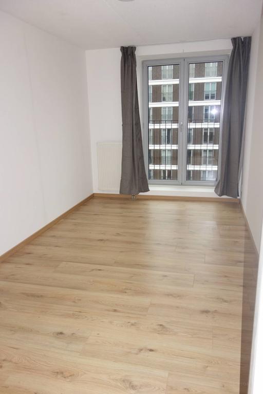132 m² apartment with 4 bedrooms - Image 8