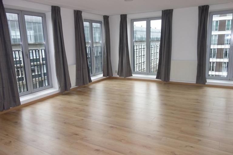 132 m² apartment with 4 bedrooms - Image 5