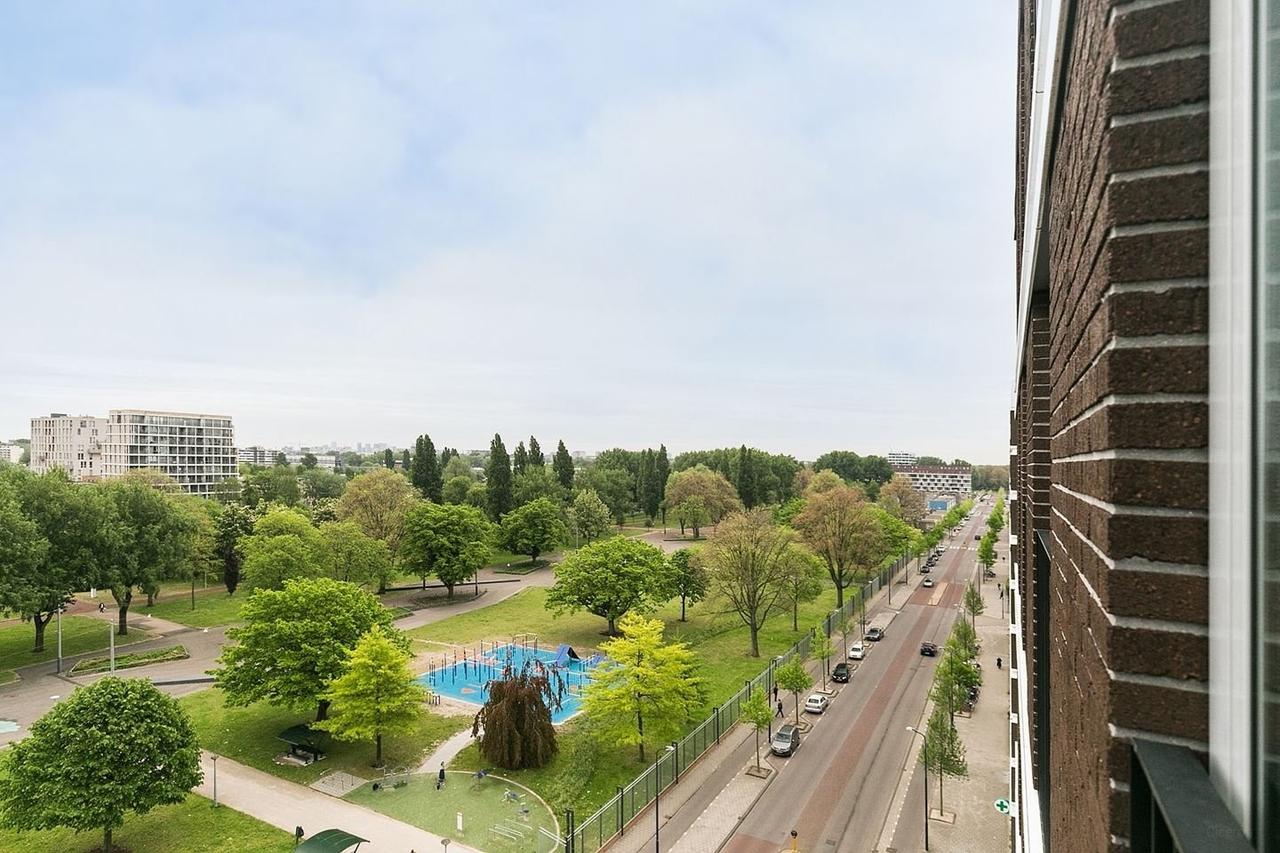 132 m² apartment with 4 bedrooms - Image 15