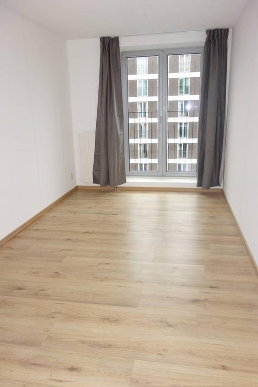 132 m² apartment with 4 bedrooms - Image 9