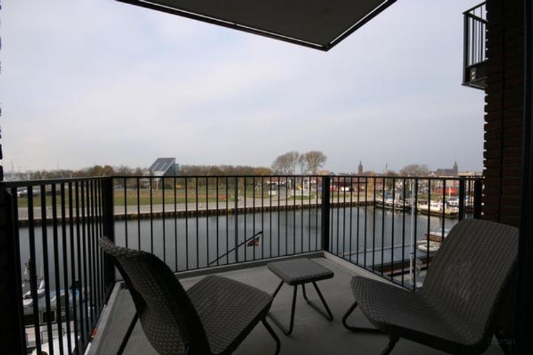 Furnished 2-bedroom apartment with parking space - Image 9