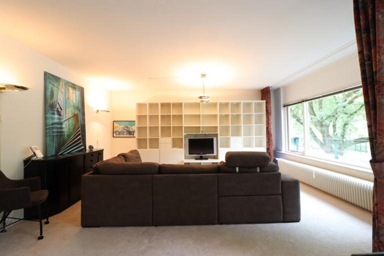 Gemeubileerd 3-kamerappartement met balkon - Afbeelding 2