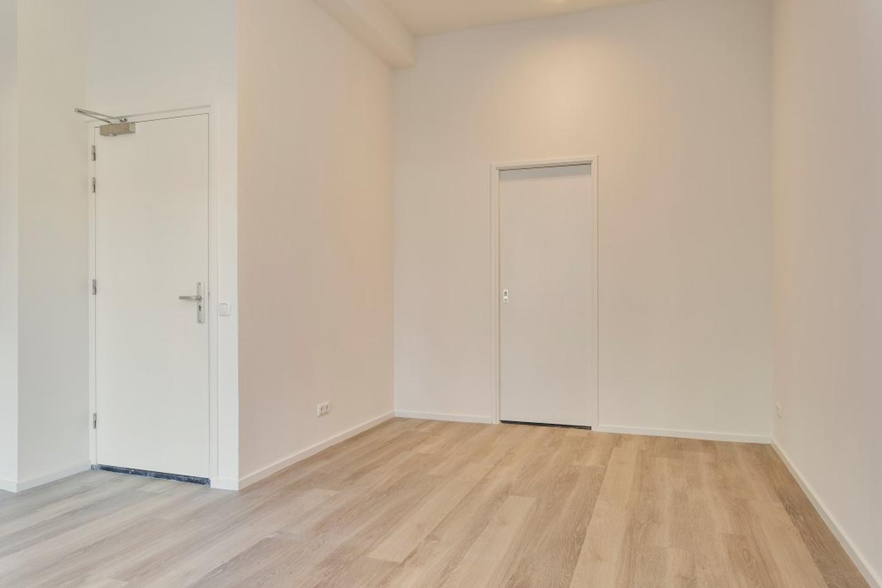 Studio with roof terrace on Hoogstraat - Image 7