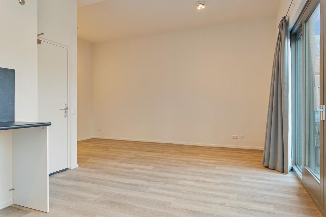 Studio with roof terrace on Hoogstraat - Image 6