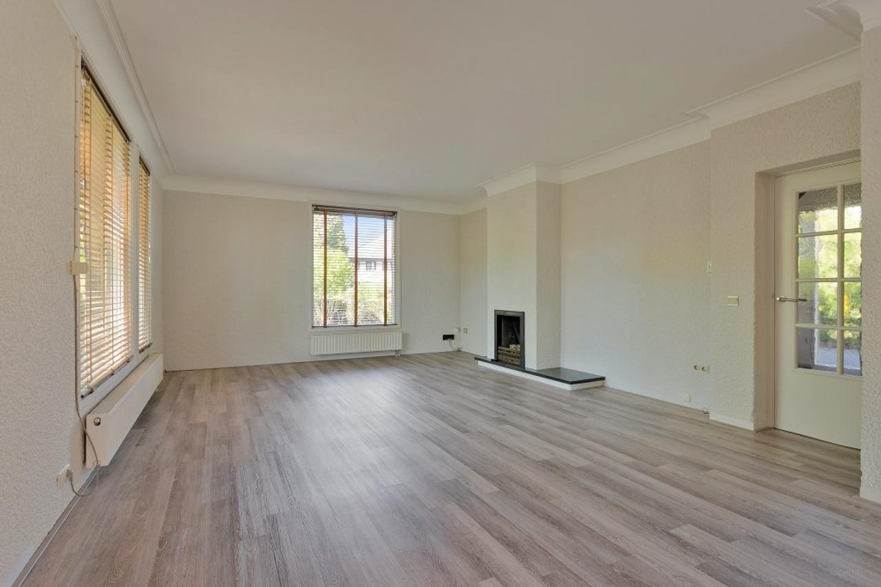 Detached villa with 6 bedrooms - Image 3