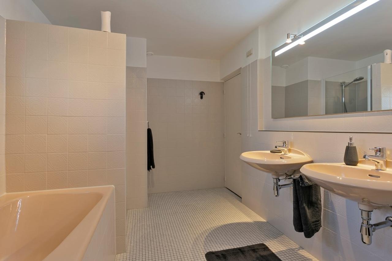 Detached villa with 6 bedrooms - Image 18