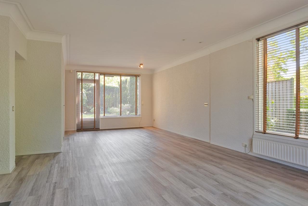 Detached villa with 6 bedrooms - Image 4
