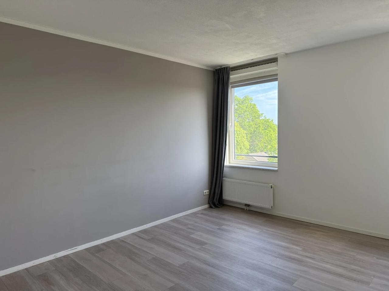Penthouse with mezzanine and roof terrace - Image 12