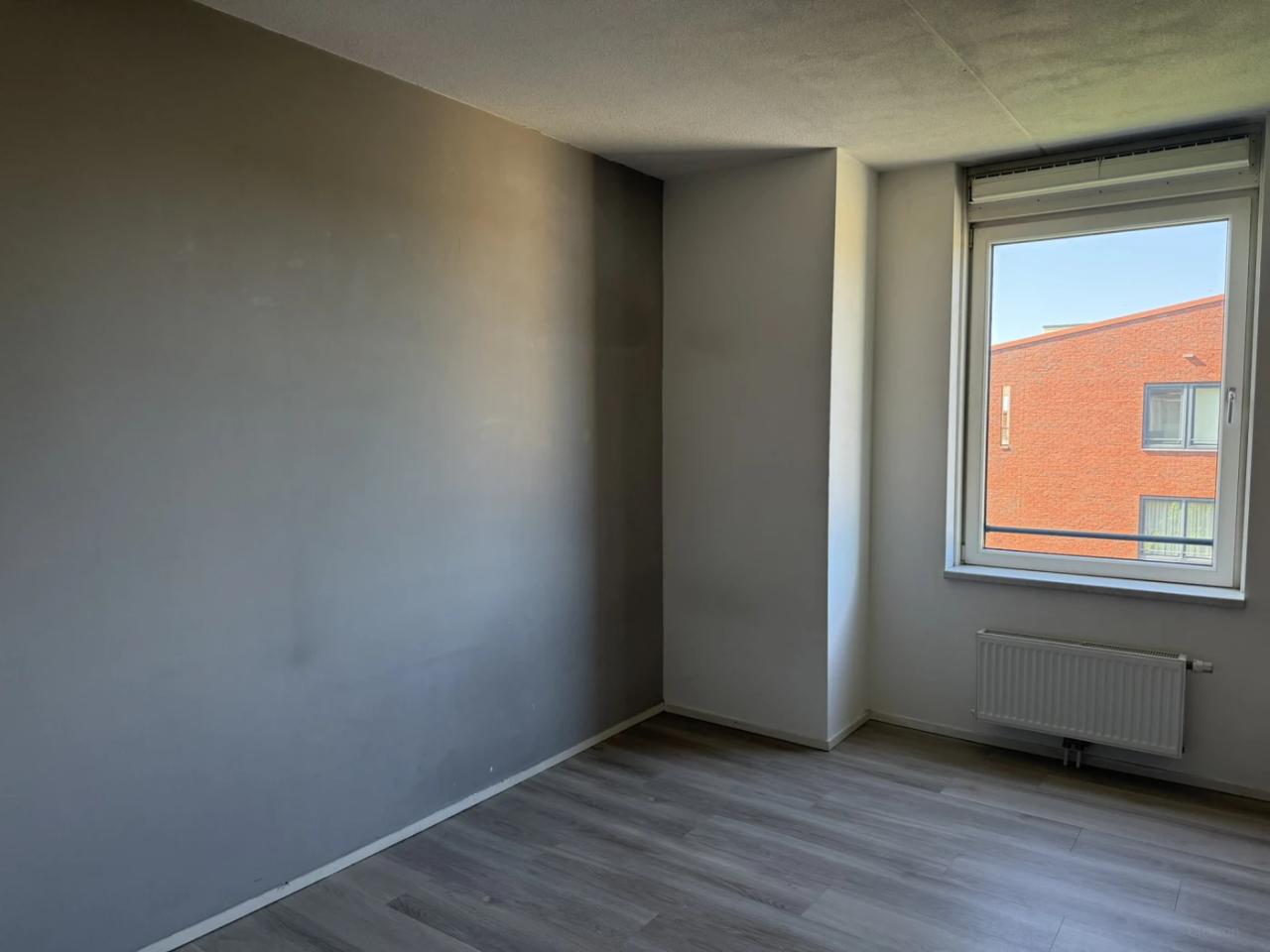 Penthouse with mezzanine and roof terrace - Image 9