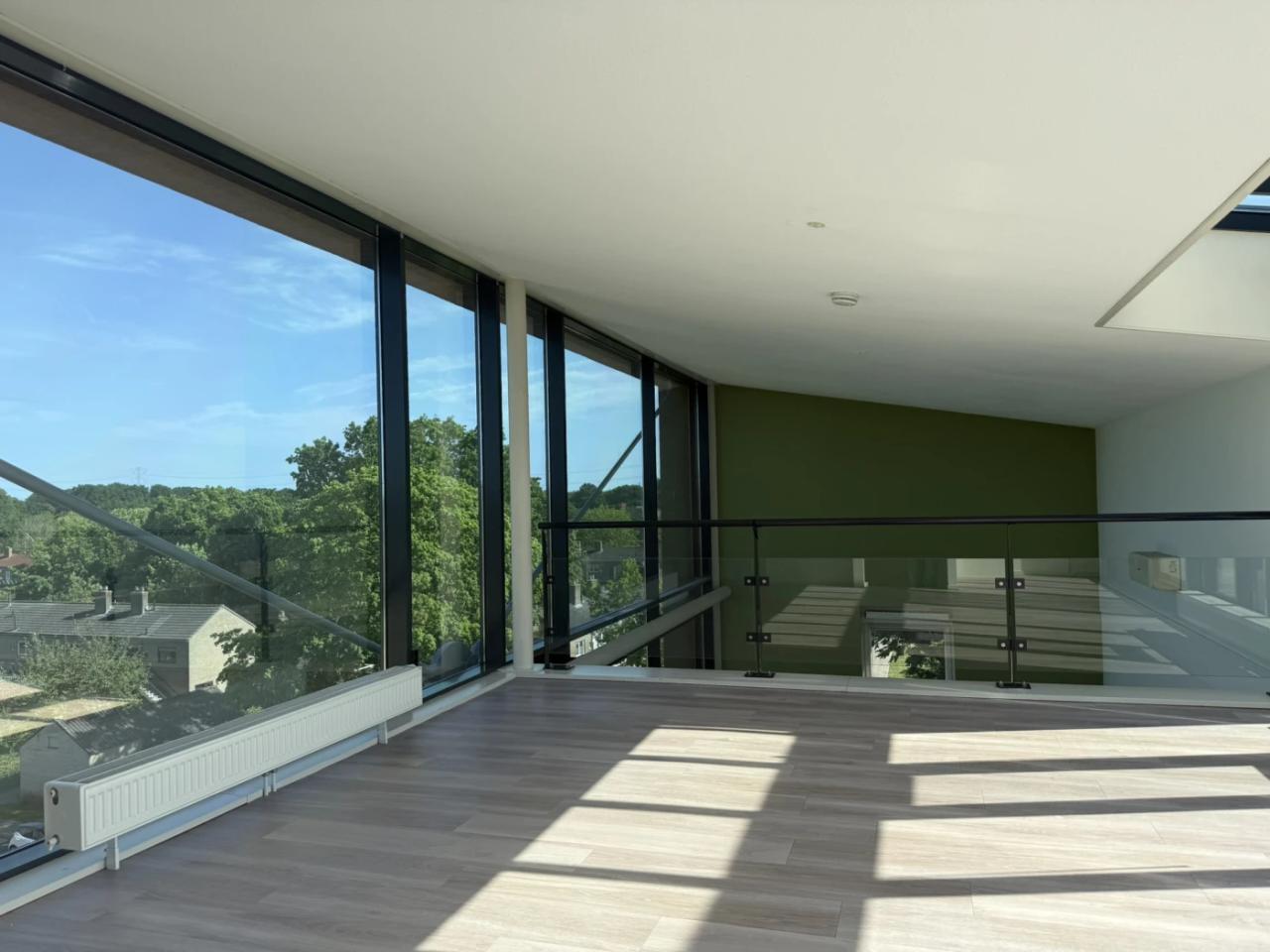 Penthouse with mezzanine and roof terrace - Image 4