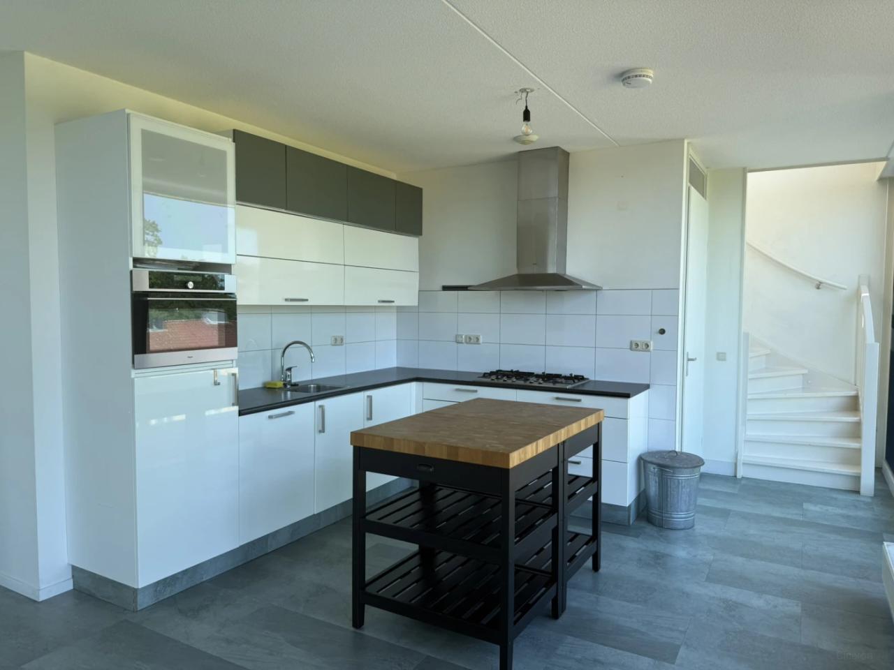 Penthouse with mezzanine and roof terrace - Image 3