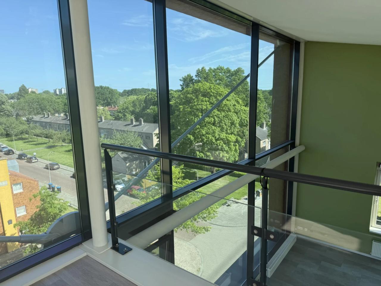Penthouse with mezzanine and roof terrace - Image 5