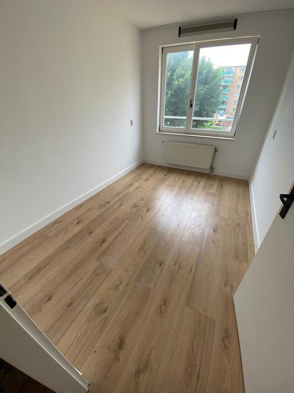 4-room apartment with balcony in Osdorp - Image 9