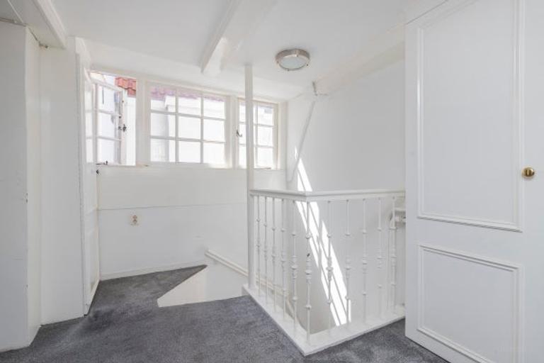 Double upper-floor apartment with terrace on the Singel - Image 4