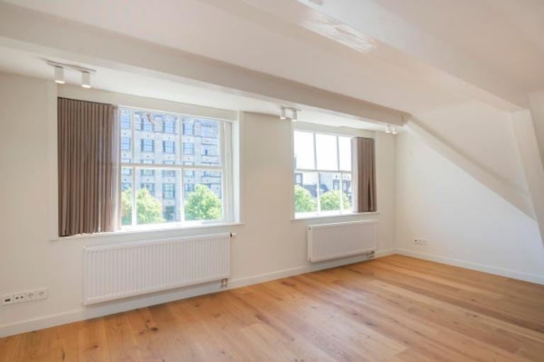 Double upper-floor apartment with terrace on the Singel - Image 10